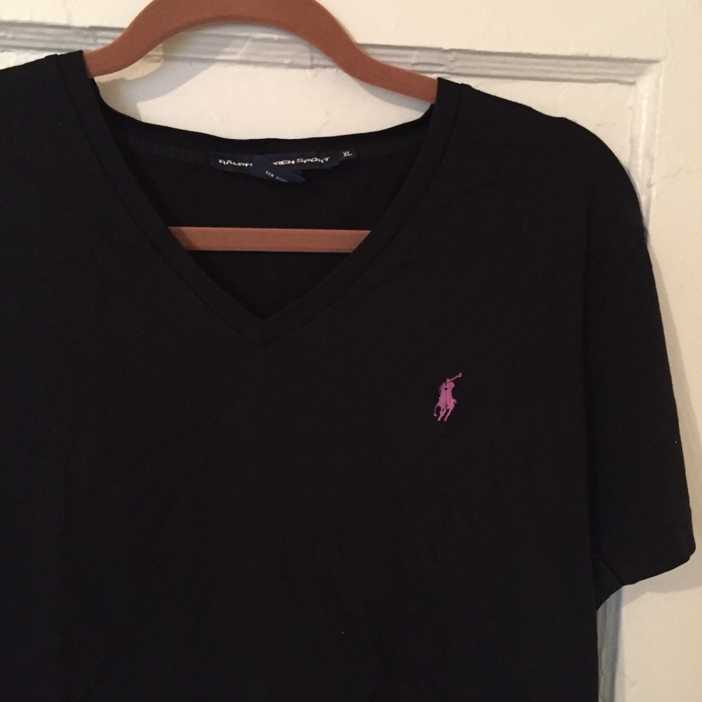 ✨Ralph Lauren Vneck Tee✨